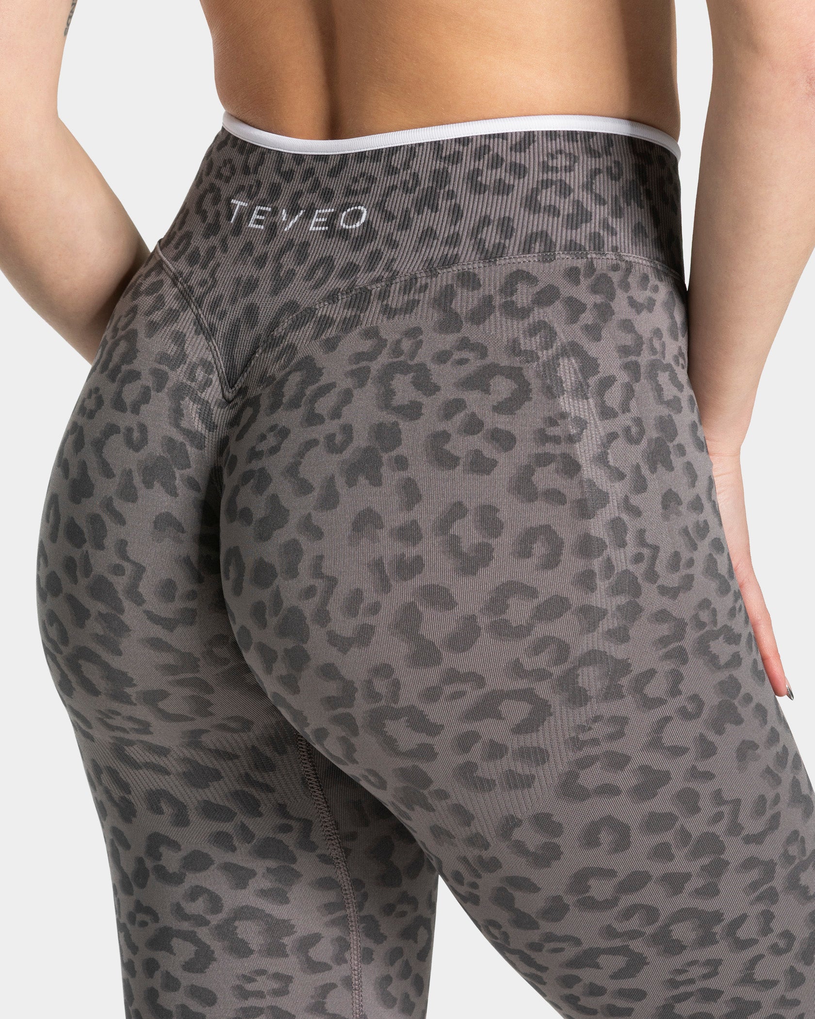 Contrastline Sculpt Scrunch Leggings "Leo Graphit" - Image 4