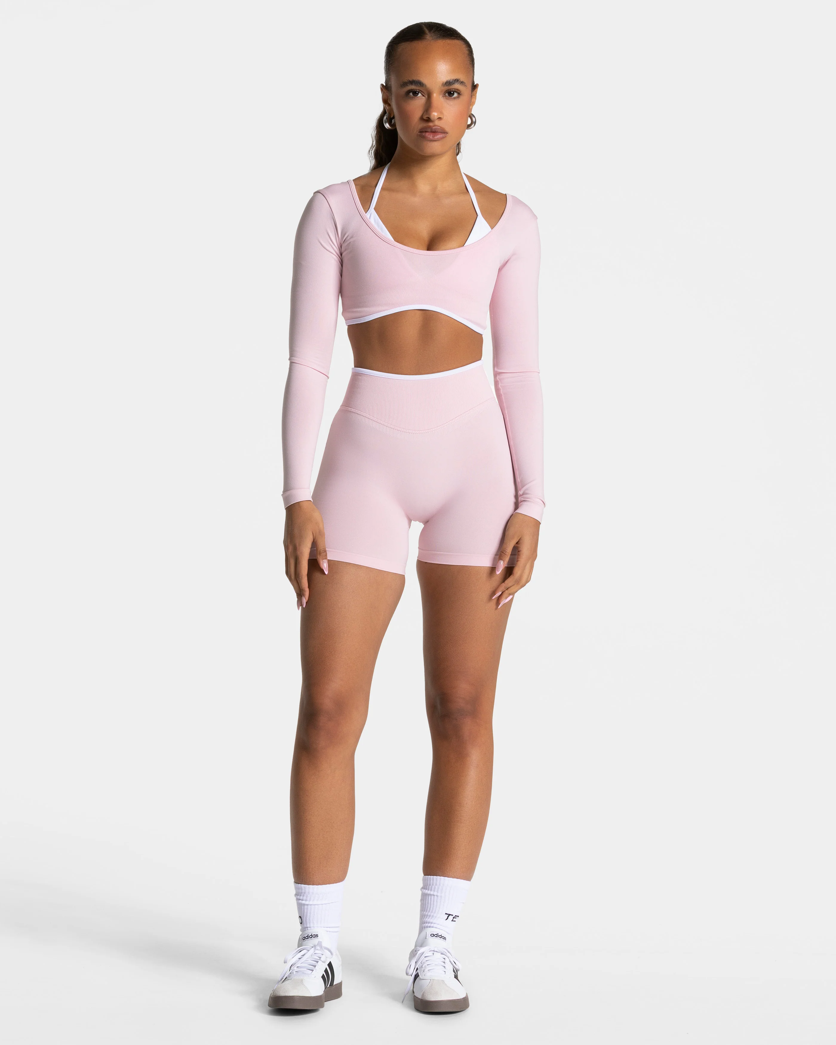 Contrastline Sculpt Scrunch Shorts "Rosa" - Image 3