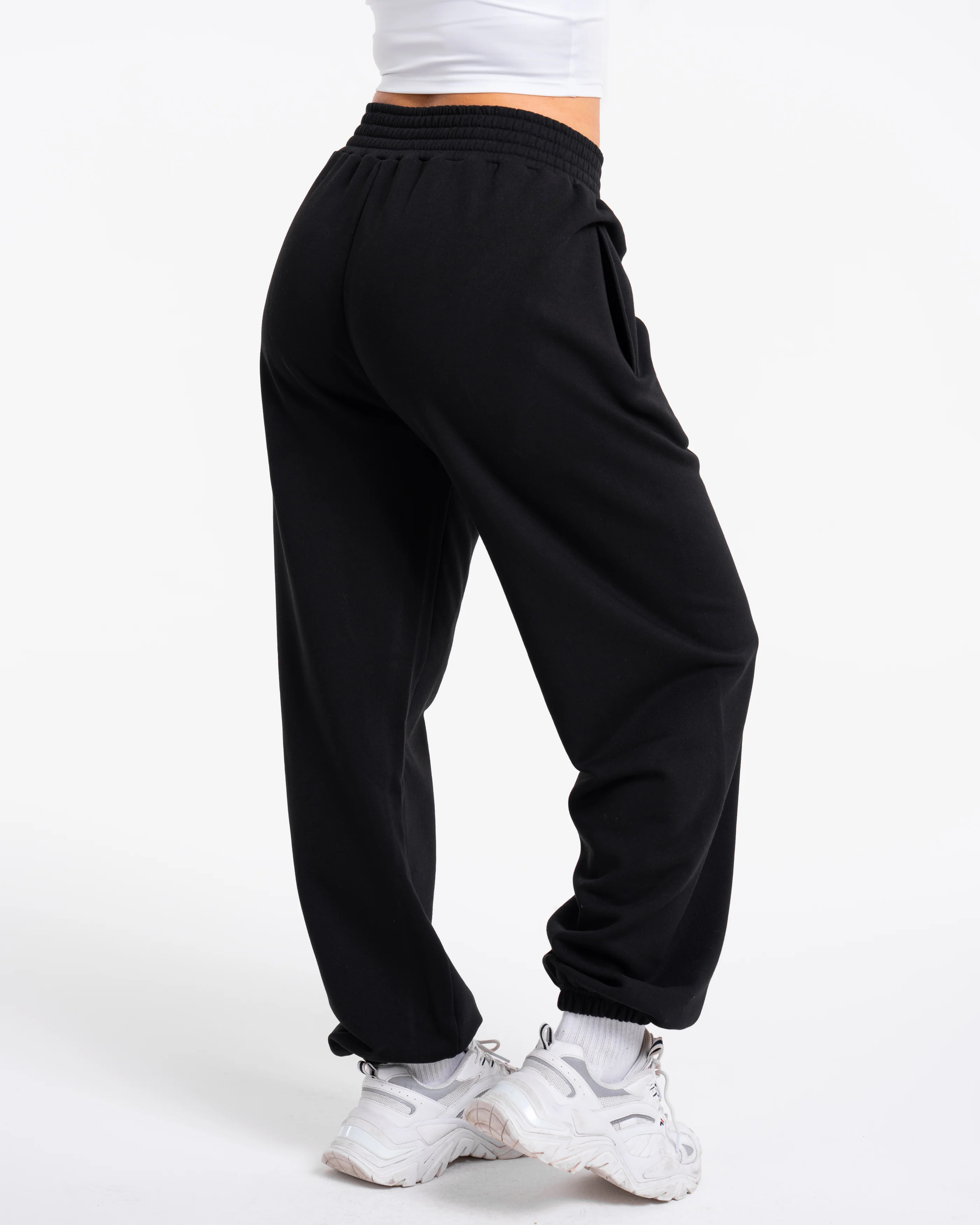 Fearless V-Shape Oversized Jogger "Schwarz" - Image 2