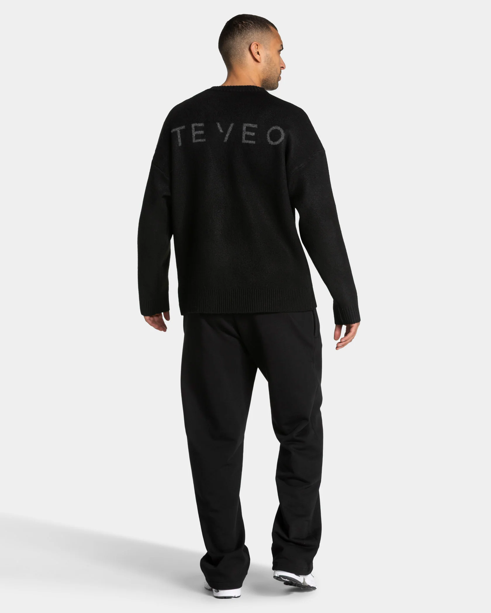 Knit Sweater "Schwarz" - Image 5