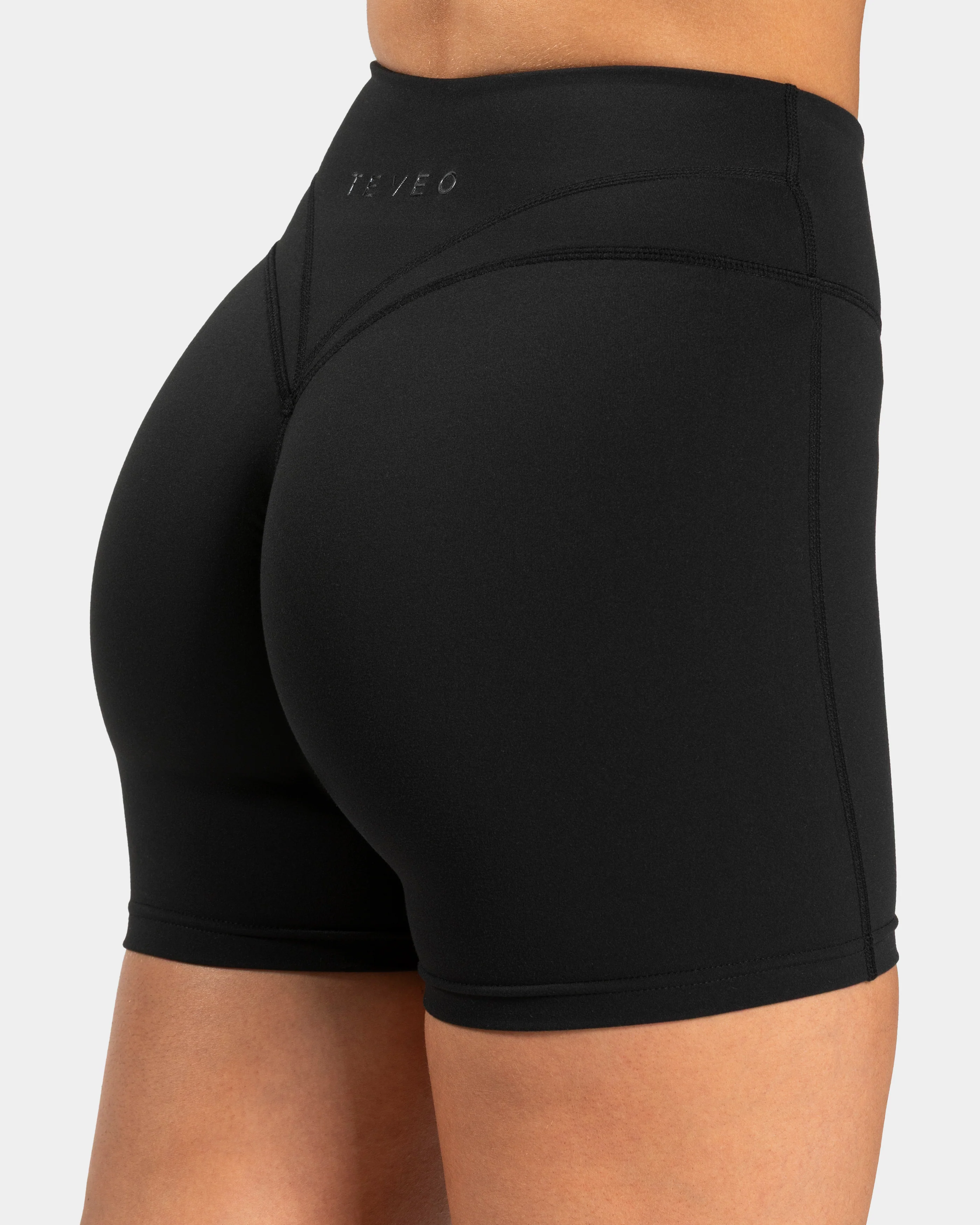 Luxmotion Sculpt Scrunch Shorts "Schwarz" - Image 4
