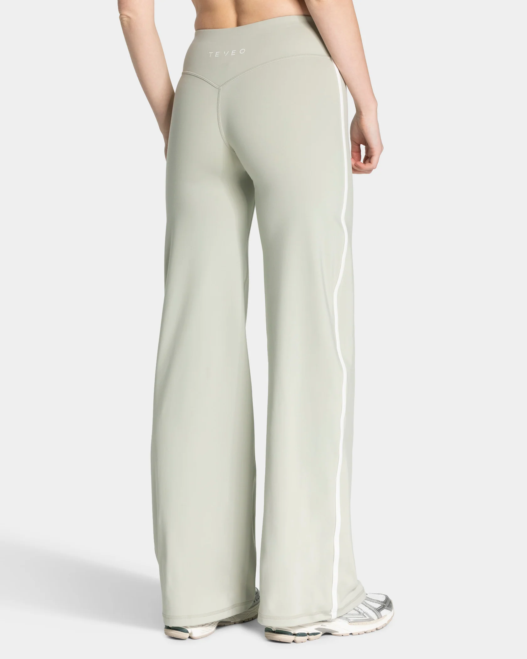 Soft Straight Leg Pants Regular "Pistachio" - Image 3
