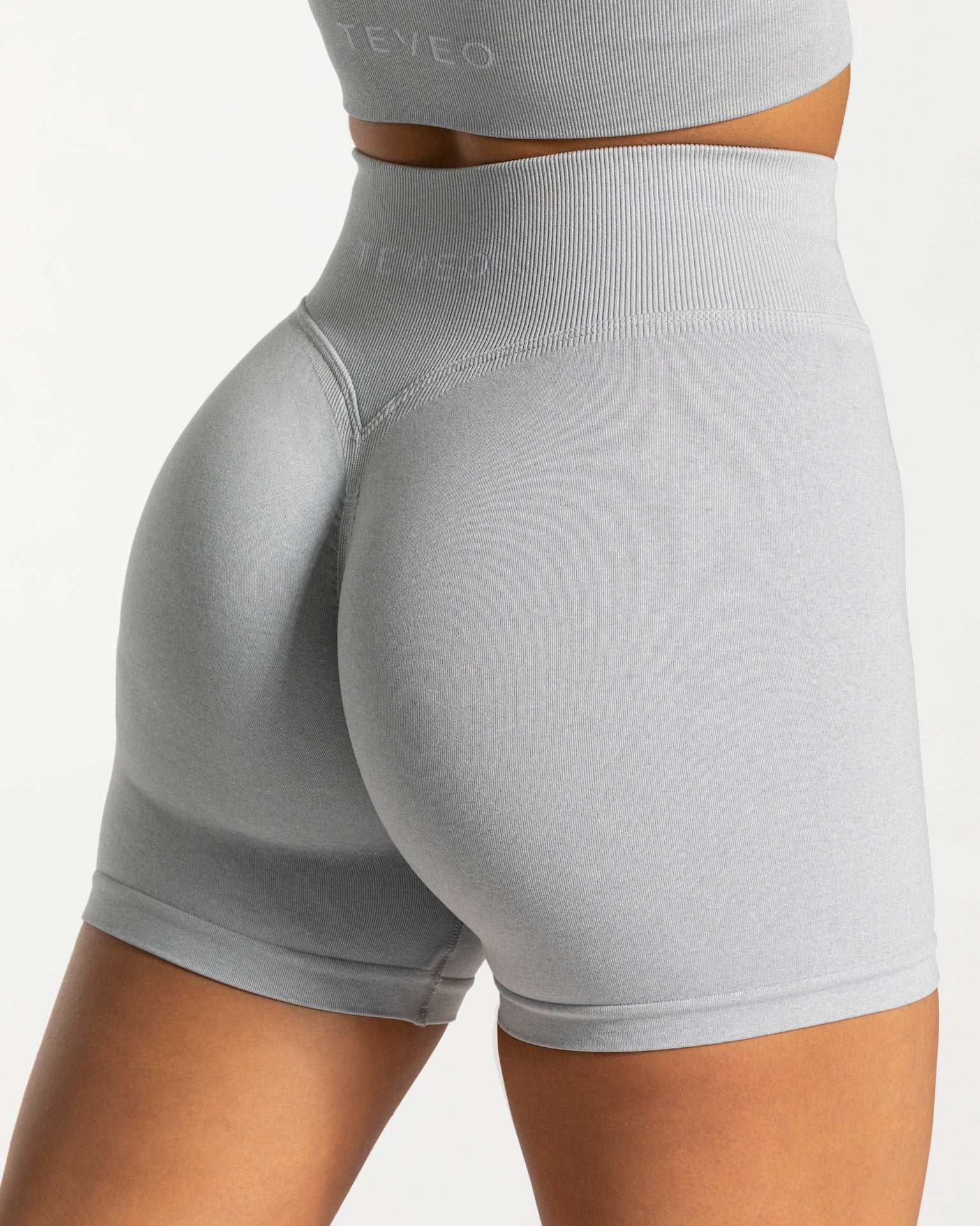 Statement Scrunch Shorts "Hellgrau" - Image 4