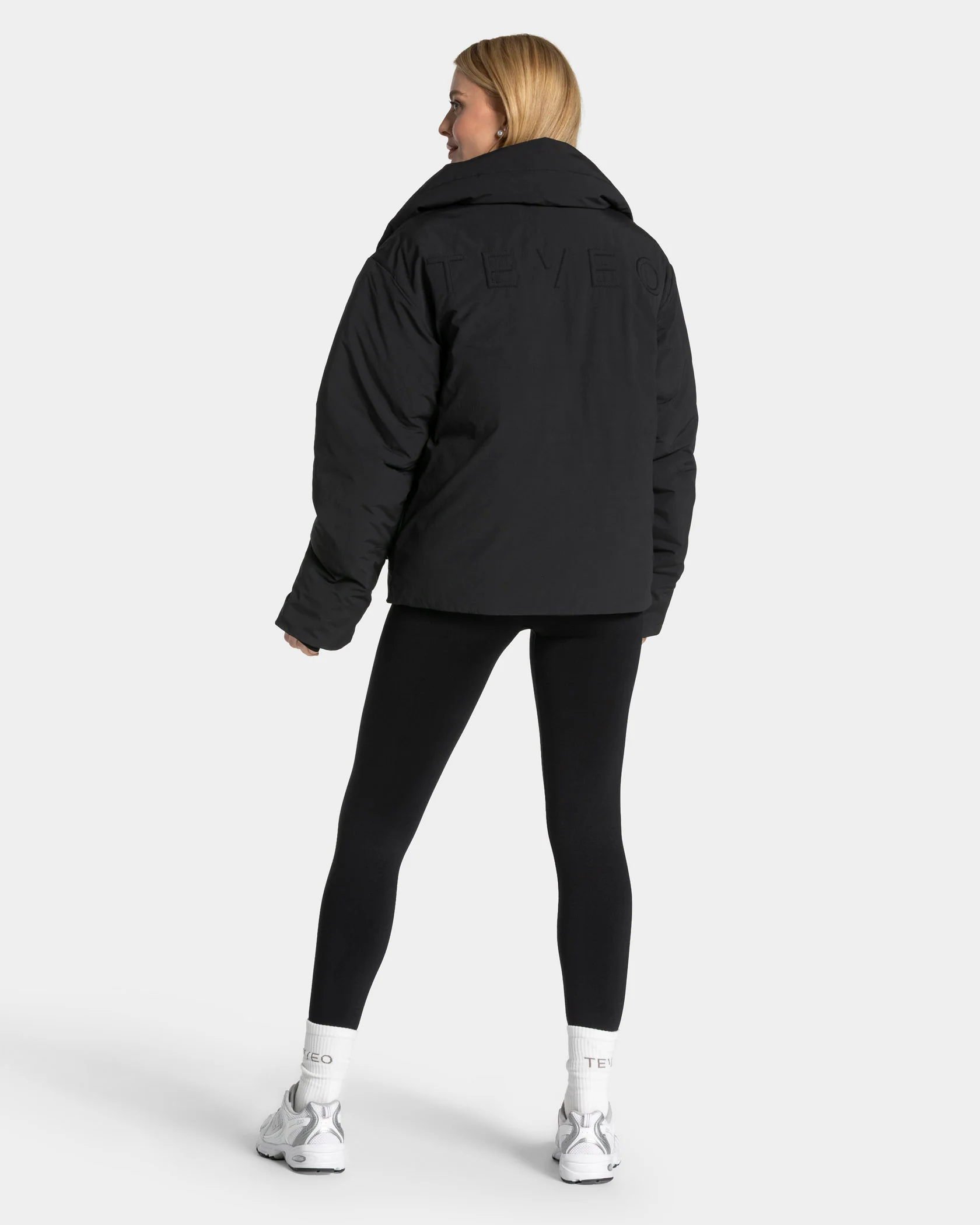Studio Puffer Jacke "Schwarz" - Image 5