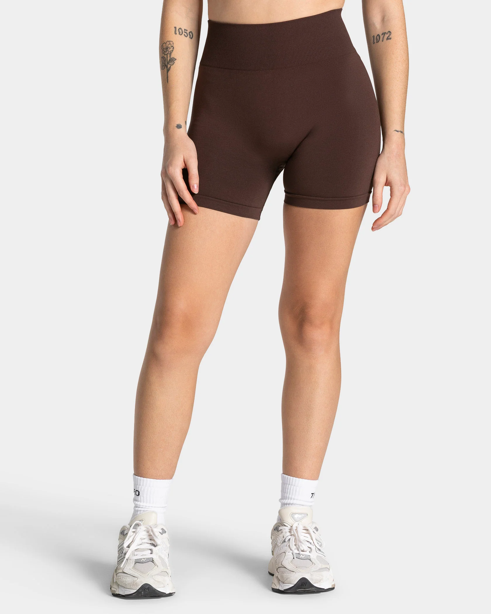 Timeless Pro Covert Scrunch Short "Espresso" - Image 2