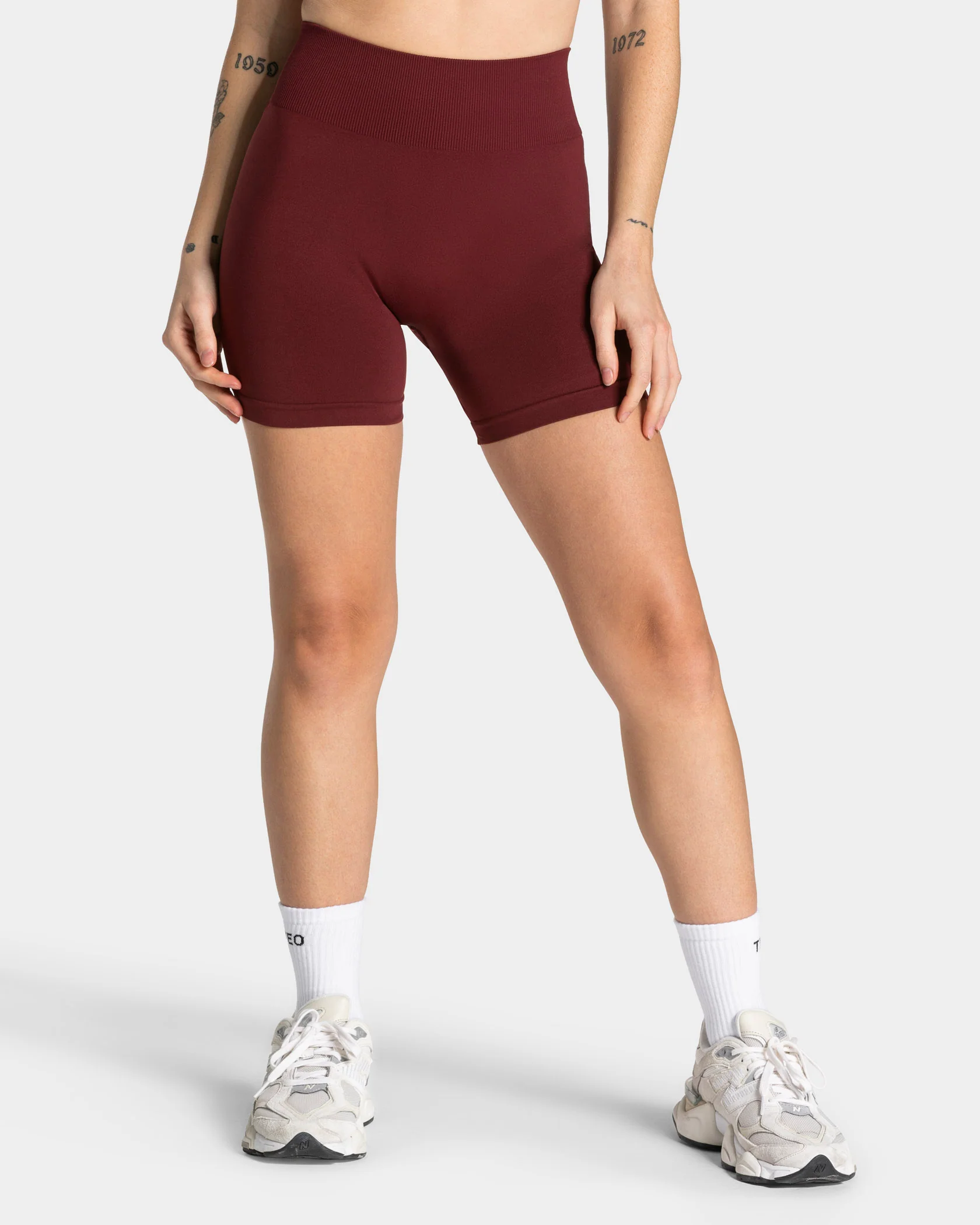 Timeless Pro Covert Scrunch Short "Weinrot" - Image 2