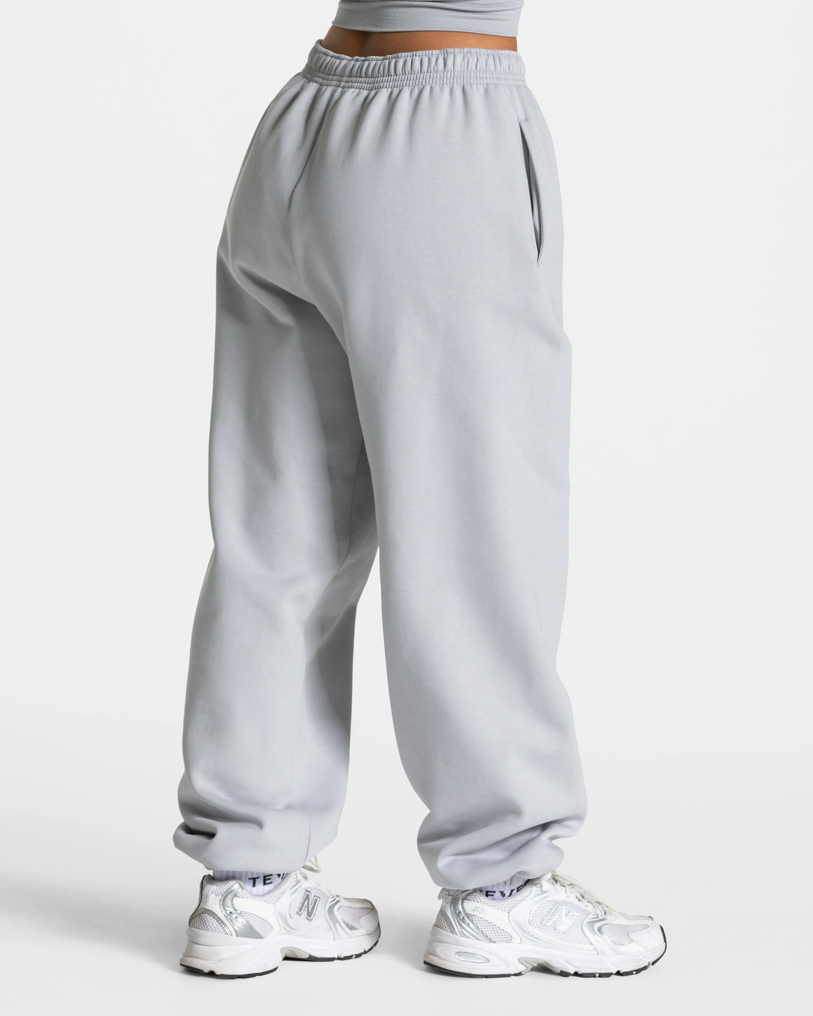 Timeless Pro Jogger ''Hellgrau'' - Image 2