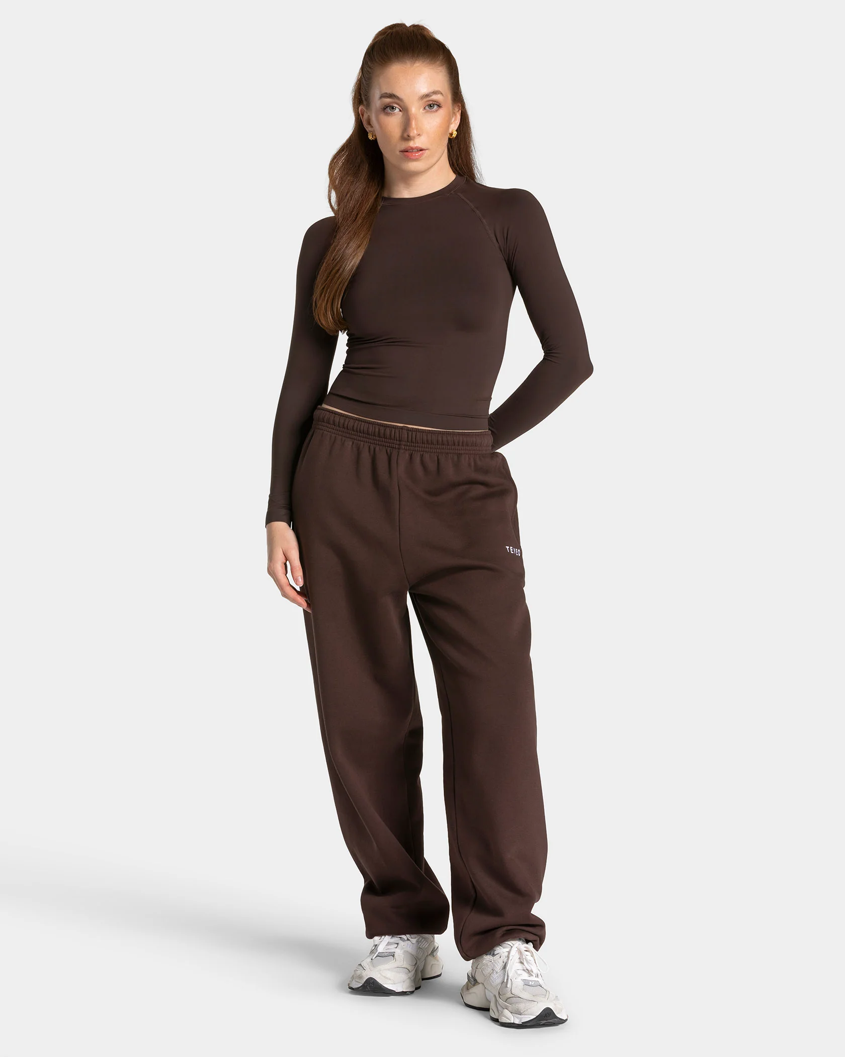 Timeless Pro Longsleeve "Espresso" - Image 3